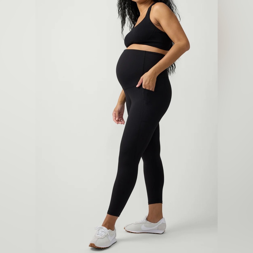 Ingrid & Isabel maternity active legging  Leggings in Charcoal